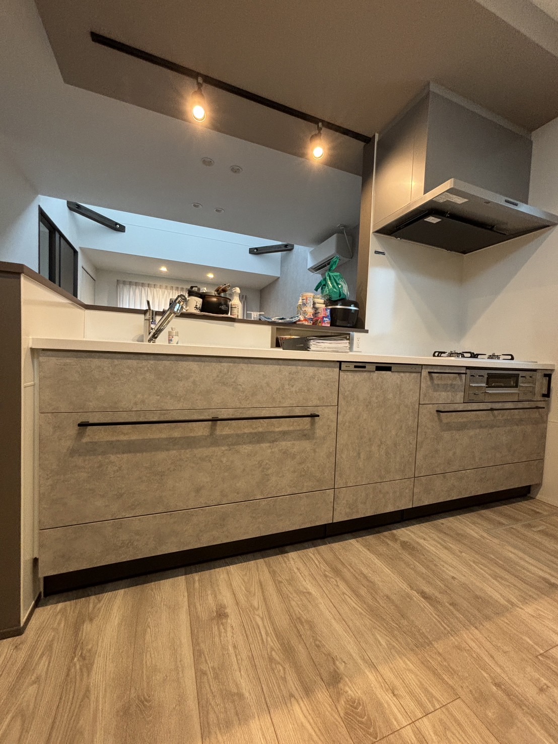 愛知県小牧市　キッチンリフォーム工事　3MダイノックシートProduct Code AE-2161